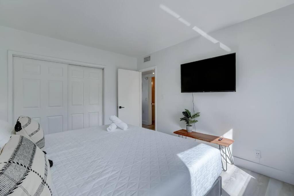 Chic Retreat: 2Br Apartment! Fort Lauderdale Exterior foto