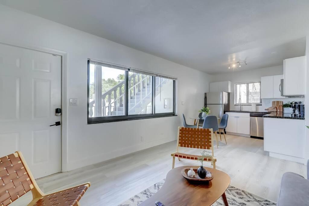 Chic Retreat: 2Br Apartment! Fort Lauderdale Exterior foto