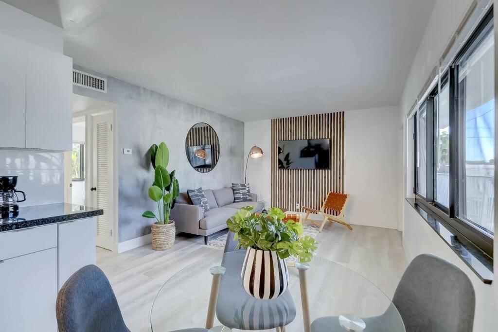Chic Retreat: 2Br Apartment! Fort Lauderdale Exterior foto